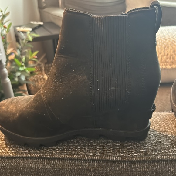 Black Sorel wedge boots. Worn 1 time. - Picture 4 of 4